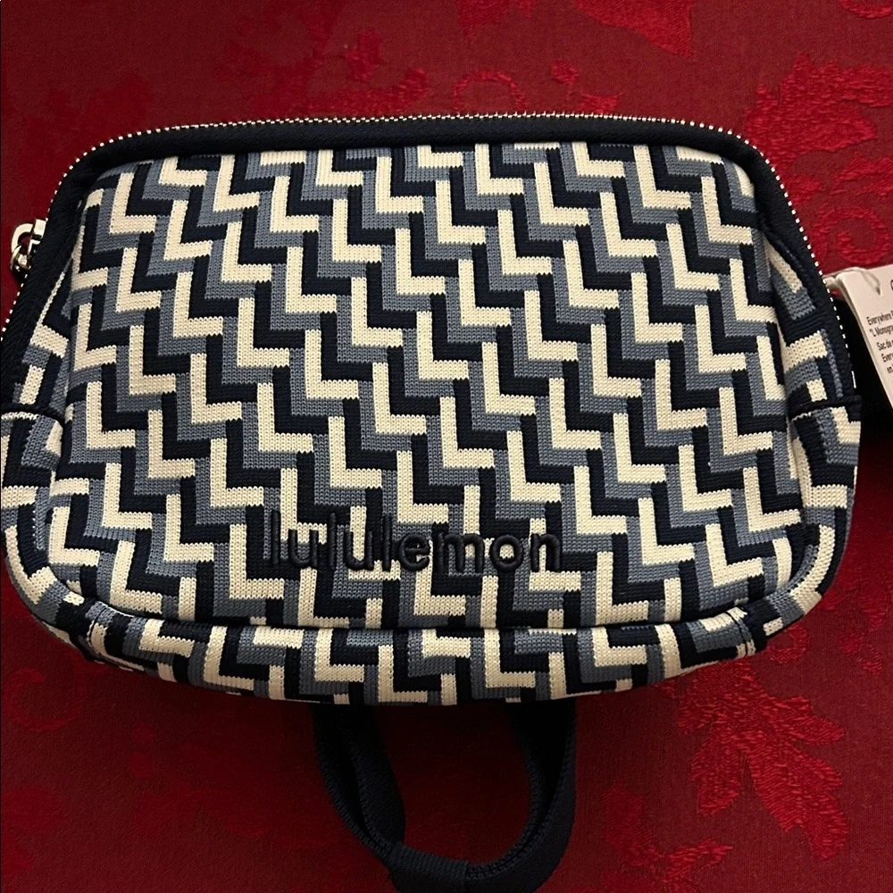 NWT lululemon athletica Navy and White Women's Belt Bag